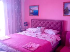 Guest House Cinderella: Herceg Novi şehrinde bir otel