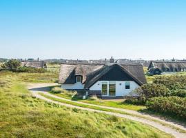 8 person holiday home in Ringk bing, hotell med parkering i Nørre Lyngvig