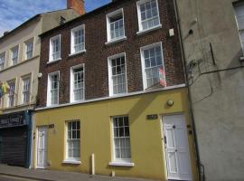 Darcus Cottage, holiday home in Derry Londonderry