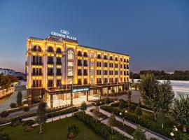 Crowne Plaza Tashkent, an IHG Hotel, hotel in zona Aeroporto Internazionale di Tashkent - TAS, Tashkent