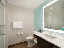 avid hotel Traverse City by IHG, ξενοδοχείο κοντά στο Αεροδρόμιο Cherry Capital - TVC, Τράβερς Σίτι