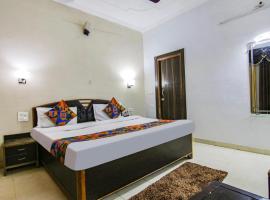 Hotel 4 You - With Open Rooftop Cafe, hotel in Rishīkesh