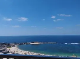 City Square - Apartments With Side Sea-View