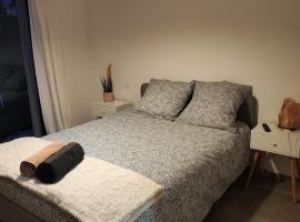 Chambre au coeur des vignes, Bed & Breakfast in Myans