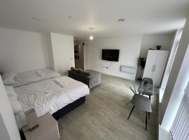 Manchester Old Trafford Studio Apartment, hotel near The Lowry, Manchester