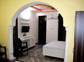 S4 Home Stay Hotel - Five mint walk From Golden Temple, khách sạn gia đình ở Amritsar