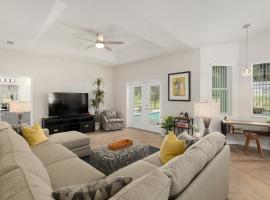 Villa Ilse: New Stylish Home With Private Pool, Hotel in Inverness