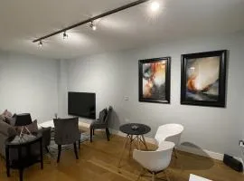 1 Bed House, Free Parking, Braintree City Centre with Sky TV