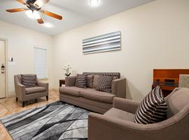 Hummingbird Haven 2 Cozy Comfort Haven - Parking at No Extra Cost, hotel v destinaci Pharr