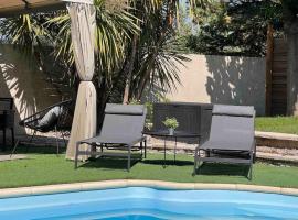 Cocon Classé 3 Etoiles - Love et Détente - SPA, Hotel in Carpentras