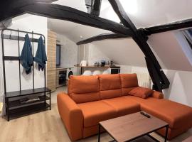 Quality Suites - Proche Versailles Paris - Parking Gratuit, self-catering accommodation in Saint-Germain-en-Laye