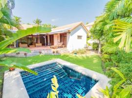 Villa “Mango” in Villa Vista, Hua Hin, casa rústica em Khao Tao