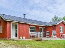 Beautiful Home In Ebeltoft With 2 Bedrooms And Wifi, feriehus i Ebeltoft