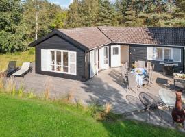 Awesome Home In Grlev With Wifi And 3 Bedrooms, casa o chalet en Gørlev