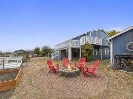 Matia Sandy Point Neptune Beach Private Dock, vacation home in Ferndale