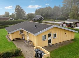 Beautiful Home In Odder With Wifi, vikendica u gradu 'Norsminde'