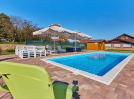 Nice Home In Kupinovac With Kitchen, hotel in Kupinovac