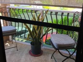 The Palms- Caribbean Estates -10 minutes from the beach- Gated Community, hotel v destinaci Portmore
