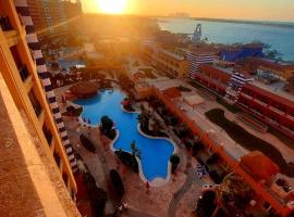 Chalet in Porto Marina North Coast โรงแรมในเอลอาลาเมน