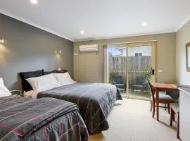 Motel Strahan