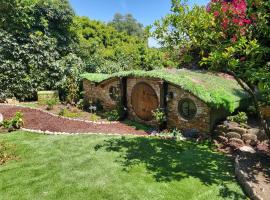 Hobbit Haven, δωμάτιο σε οικογενειακή κατοικία στη Σάντα Μπάρμπαρα