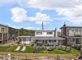 New DRIFTWOOD SHORES ROAD HOUSE CAMANO, hotel de platja a Driftwood Shores