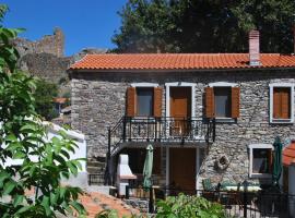 Chora Samothrakis, House with courtyard, αγροικία στη Σαμοθράκη