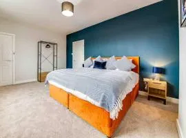 Barnsley Stay, Work Trips, Contractors, Sleeps 7 & Parking