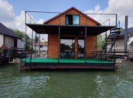 River house SAVA, casa de campo em Belgrado