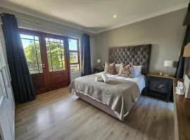 Plettenberg Bay Unit 6 Whale Rock Gardens Apartment with Backup Power