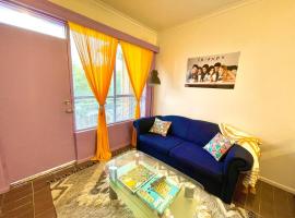 90’s Time Machine - Perfect For Solo Travelers!, holiday rental in Braybrook