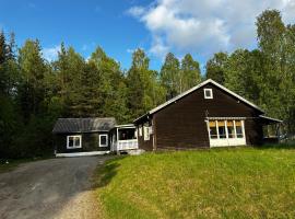 Bungalow Östavall Skogsvägen 20, hotel u kojem su ljubimci dozvoljeni u gradu 'Haverö'