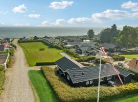 Awesome Home In Bjert With Wifi, sumarhús í Binderup Strand