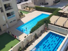 Charmant appartement - residence avec piscine entre Hammamet et Nabeul, Hotel in Nabeul