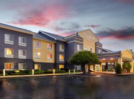 Fairfield Inn & Suites Warner Robins, hotel with pools in Warner Robins