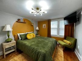Retro Retreat Minutes From Downtown, semesterboende i Ocala