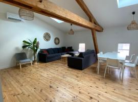 LE RELAIS DE CRUSSOL, serviced apartment in Saint-Péray