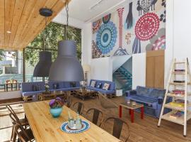 STAY Rhodes Hostel & Bar, hostel στη Ρόδο Πόλη