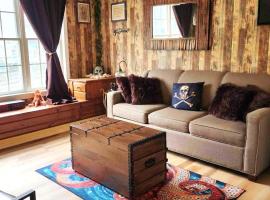 Must See Pirate Suite Ski On Off Jiminy - Mtn View Fully Redone Decor، فندق في هانكوك