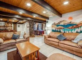 Mountain & Ski Slope View Cabin 3bd/3bth Sleeps 10