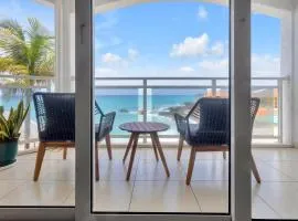 Maho Beach Studio Getaway, Oceanfront