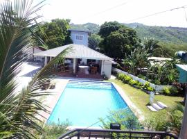 Beachfront Mansion and Seascape Villas Calatagan with Outdoor Pool, hotel din Calatagan