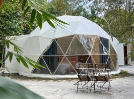 Ashamaya Belitung (Dome Glamping Site)，Pasarbaru的度假住所