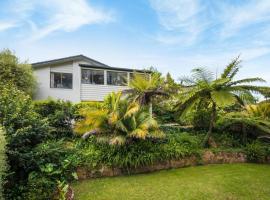Kookaburra Beach House - 3 bedroom home, acomodação com cozinha em Tura Beach