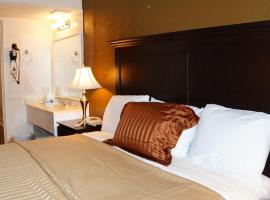 Americas Best Value Inn & Suites Kansas City, hotel con estacionamiento en Grandview