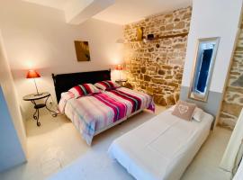 Les chambres de la Villa EUGÉNIE, bed and breakfast en Lézignan-Corbières