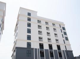 44 Residence and Resort, hotel cu parcare din Khlong Luang