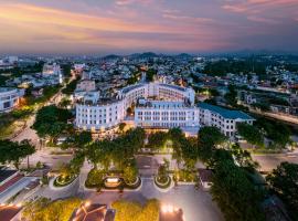 Silk Path Grand Hue Hotel, hotel con spa en Hue