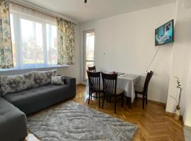 Gorgeous Two Bedroom Apartment, hotelli kohteessa Silistra