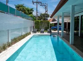 Holiday Luxury Pool Villa